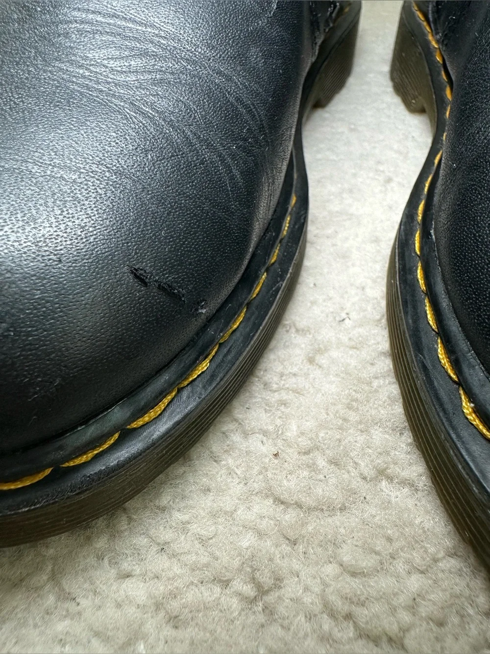 Dr. Martens 2976 J Black Leather Chelsea Boots Women’s 5 Men’s 4 Unisex Boy Girl